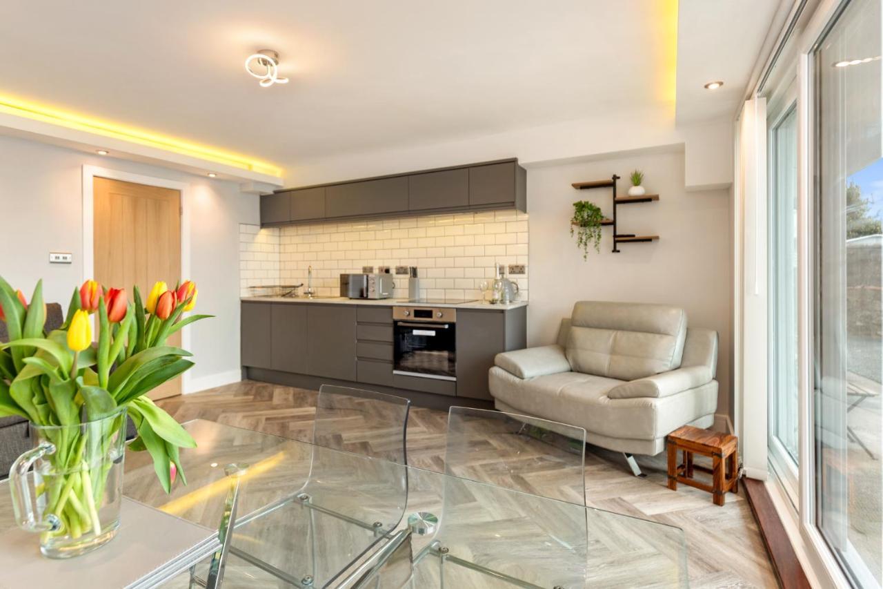Pleasant View - Direct Beach Access, Sea Views And Parking Saundersfoot Eksteriør billede